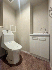 川西市小花、マンションのトイレ画像です