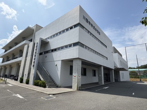 川西市向陽台、マンションの画像です