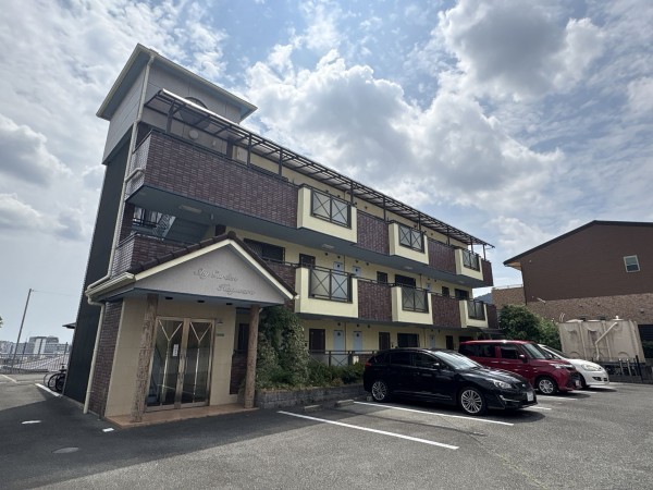 川西市萩原、収益物件/マンションの外観画像です