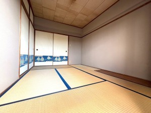 、マンションの寝室画像です