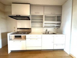 、マンションのキッチン画像です