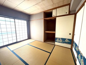 、マンションの寝室画像です