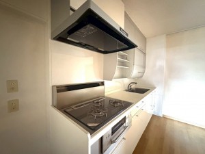 、マンションのキッチン画像です