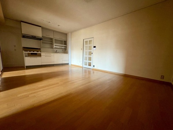 、マンションの居間画像です