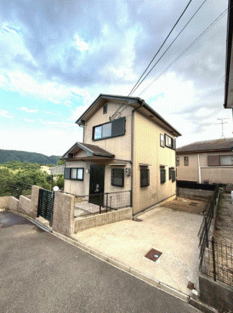川西市鼓が滝、中古一戸建ての外観画像です