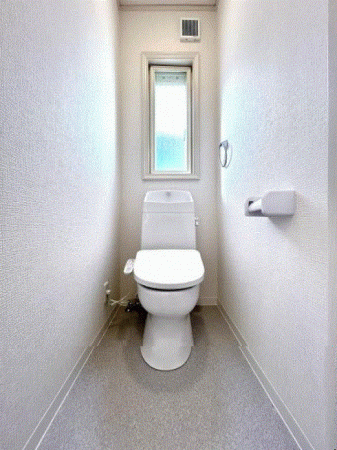 川西市緑が丘、中古一戸建てのトイレ画像です