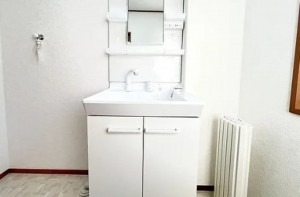 川西市けやき坂、中古一戸建ての洗面画像です