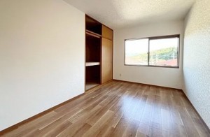 川西市けやき坂、中古一戸建ての寝室画像です
