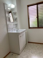 川西市けやき坂、中古一戸建ての洗面画像です