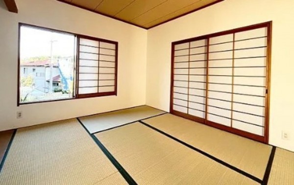 川西市けやき坂、中古一戸建ての居間画像です