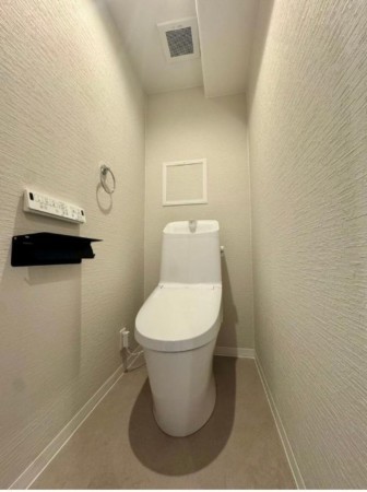 川西市久代、マンションのトイレ画像です