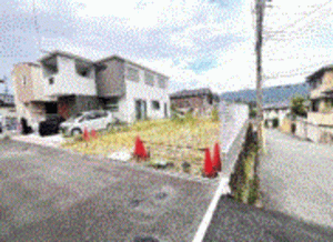 川西市鴬の森町、土地の前面道路を含む現地写真画像です