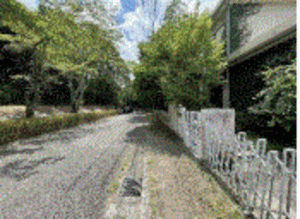 川西市水明台、土地の前面道路を含む現地写真画像です
