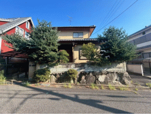 川西市水明台、中古一戸建ての外観画像です