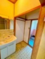 川西市東畦野、中古一戸建ての洗面画像です