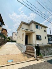 川西市丸山台、中古一戸建ての外観画像です
