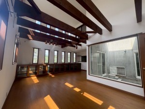 川西市水明台、中古一戸建ての居間画像です