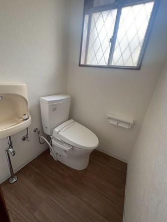 川西市水明台、中古一戸建てのトイレ画像です