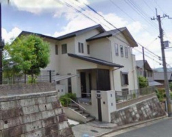 川西市美山台、中古一戸建ての外観画像です