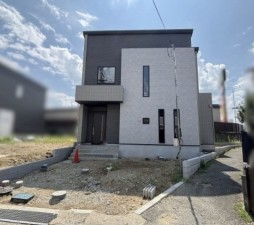 川西市東畦野、新築一戸建ての外観画像です