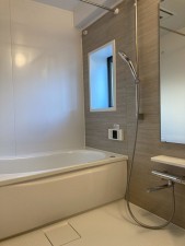 川西市丸山台、マンションの風呂画像です