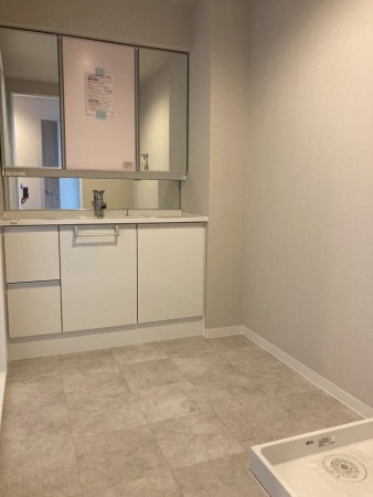 川西市丸山台、マンションの洗面画像です