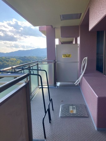 川西市丸山台、マンションのバルコニー画像です