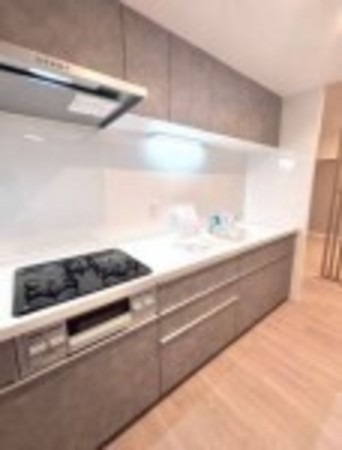 川西市丸山台、マンションのキッチン画像です