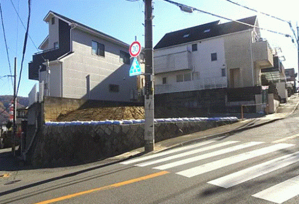 川西市松が丘町、土地の画像です