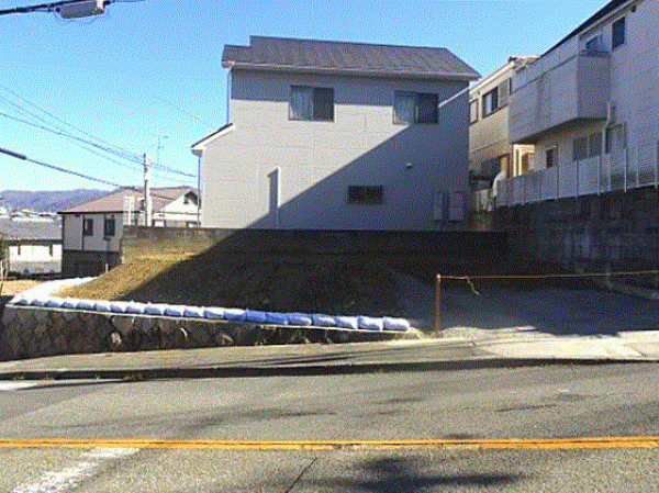 川西市松が丘町、土地の画像です