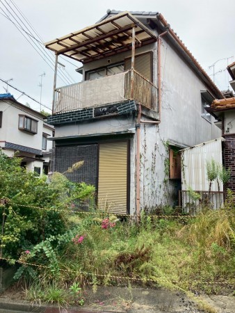 川西市平野、中古一戸建ての外観画像です