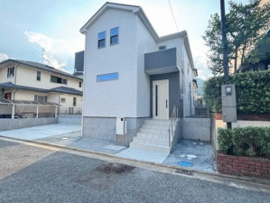 川西市けやき坂、新築一戸建ての外観画像です