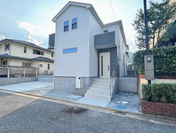 川西市けやき坂、新築一戸建ての外観画像です