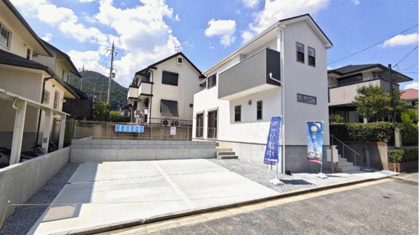 川西市けやき坂、新築一戸建ての外観画像です