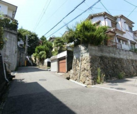 川西市鴬の森町、土地の画像です