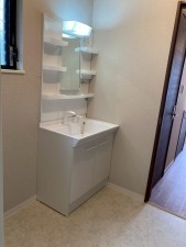 川西市大和、中古一戸建ての洗面画像です