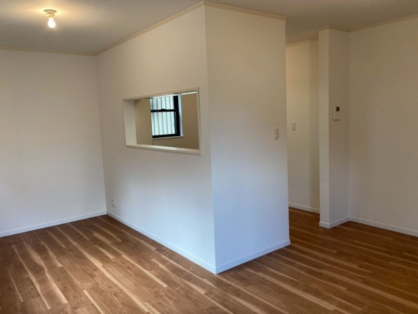 川西市大和、中古一戸建ての居間画像です