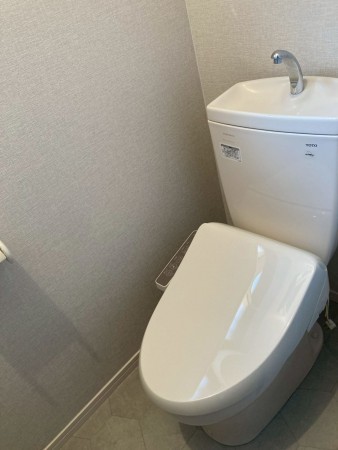 川西市大和、中古一戸建てのトイレ画像です