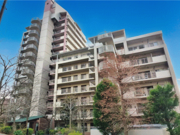 川西市丸山台、マンションの外観画像です