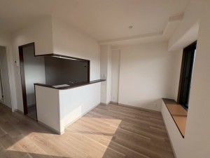 川西市久代、マンションの居間画像です