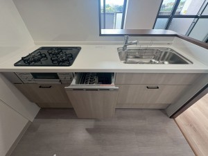 川西市久代、マンションのキッチン画像です