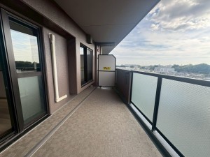 川西市久代、マンションのバルコニー画像です