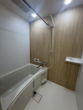 川西市久代、マンションの風呂画像です