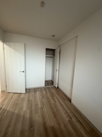 川西市久代、マンションの子ども部屋画像です