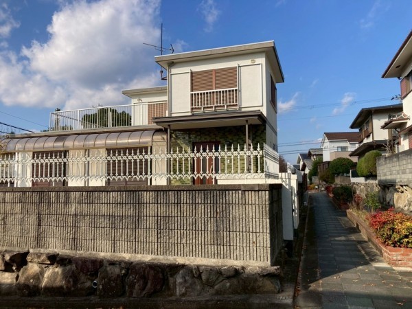 川西市水明台、中古一戸建ての外観画像です