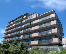 川西市平野、マンションの外観画像です