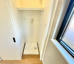 川西市美園町、中古一戸建ての洗面画像です