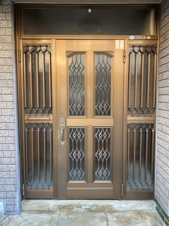 川西市東畦野、中古一戸建ての玄関画像です