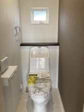 川西市向陽台、新築一戸建てのトイレ画像です