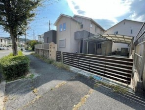川西市けやき坂、中古一戸建ての外観画像です